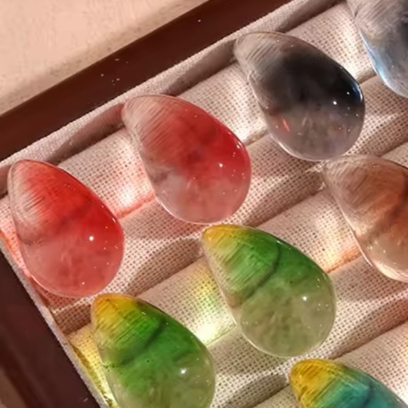 ▪️Transparent Red Resin Waterdrop Earrings - Picture 13 of 15